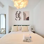 Seaside Serenity In Infinity - Parking Daire Mamaia