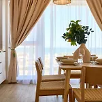 Seaside Serenity In Infinity - Parking Mamaia
