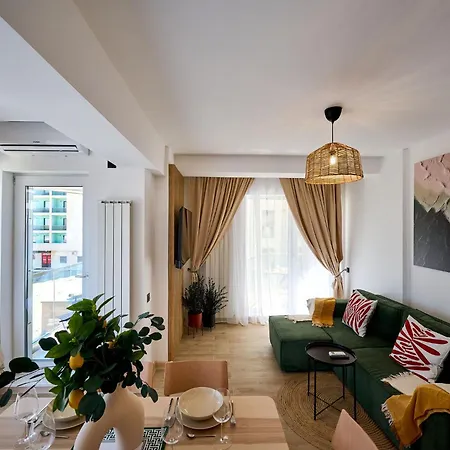 Seaside Serenity In Infinity - Parking Mamaia