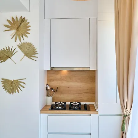 Seaside Serenity In Infinity - Parking