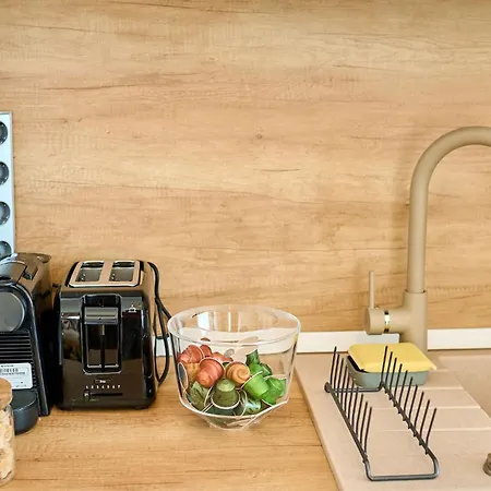 Seaside Serenity In Infinity - Parking Mamaia