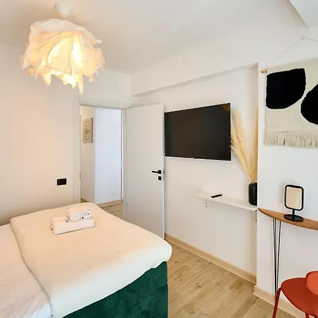 Seaside Serenity In Infinity - Parking * Mamaia