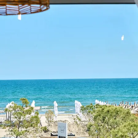 Seaside Serenity In Infinity - Parking * Mamaia