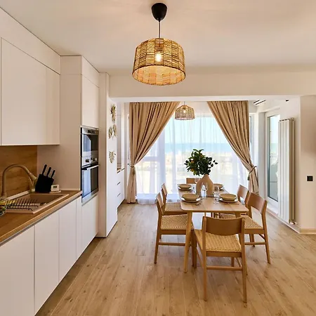 Seaside Serenity In Infinity - Parking * Mamaia