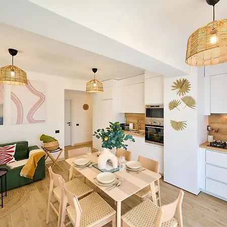 Seaside Serenity In Infinity - Parking