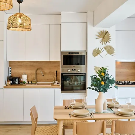 Seaside Serenity In Infinity - Parking * Mamaia