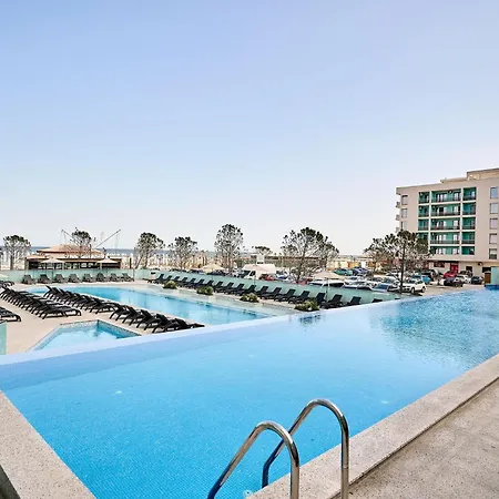 Seaside Serenity In Infinity - Parking Apartment *